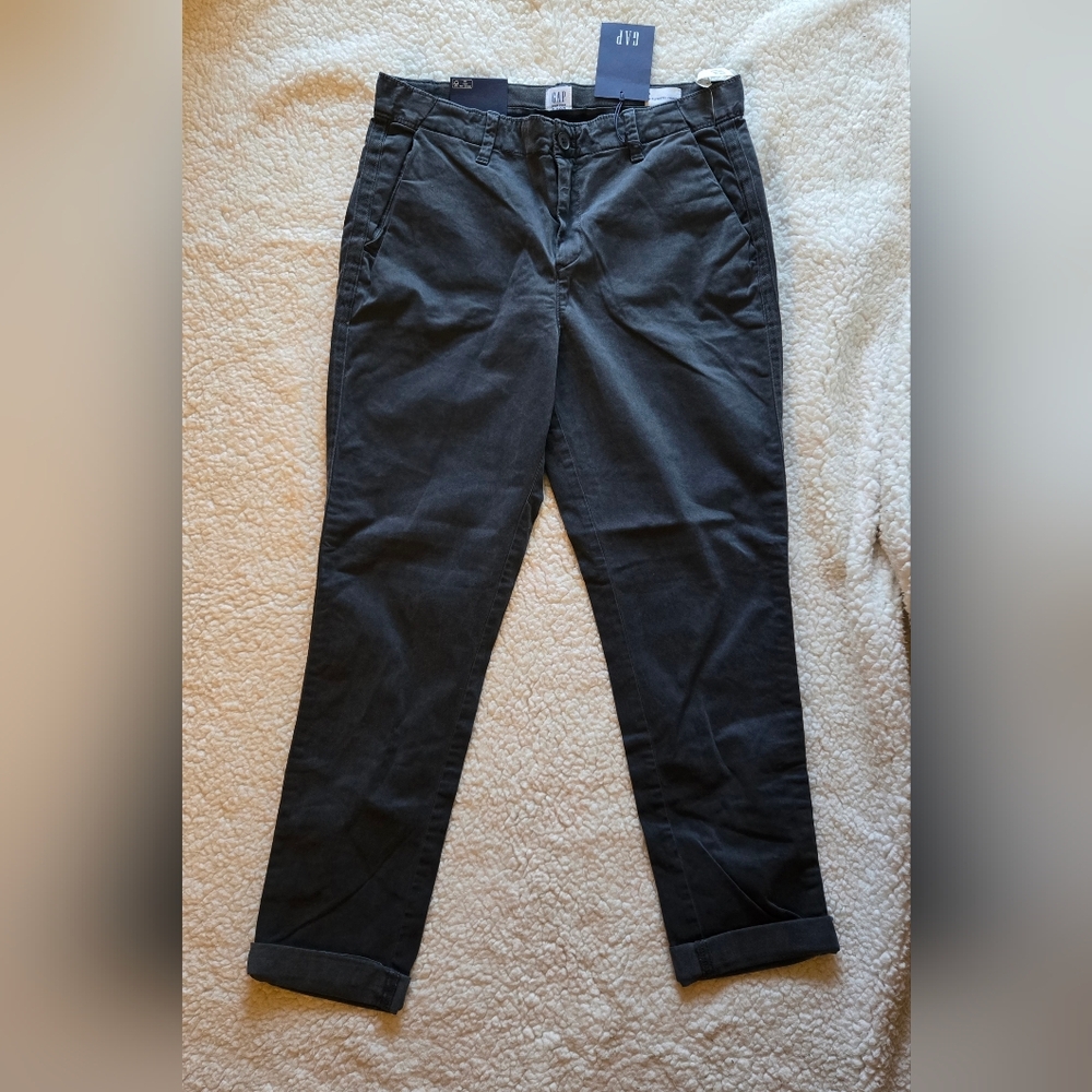 GAP Mid Rise Girlfriend Chino - Picture 1 of 3